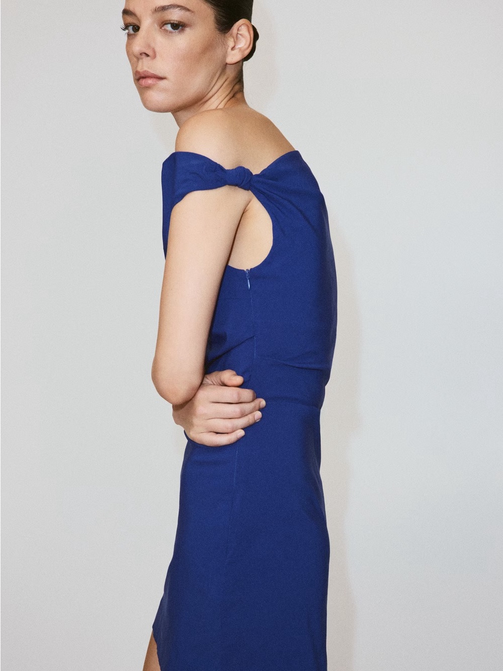 NWT (size 2) MANGO DRESS WITH ASYMMETRICAL NECKLINE AND KNOT DETAIL - Picture 3 of 10